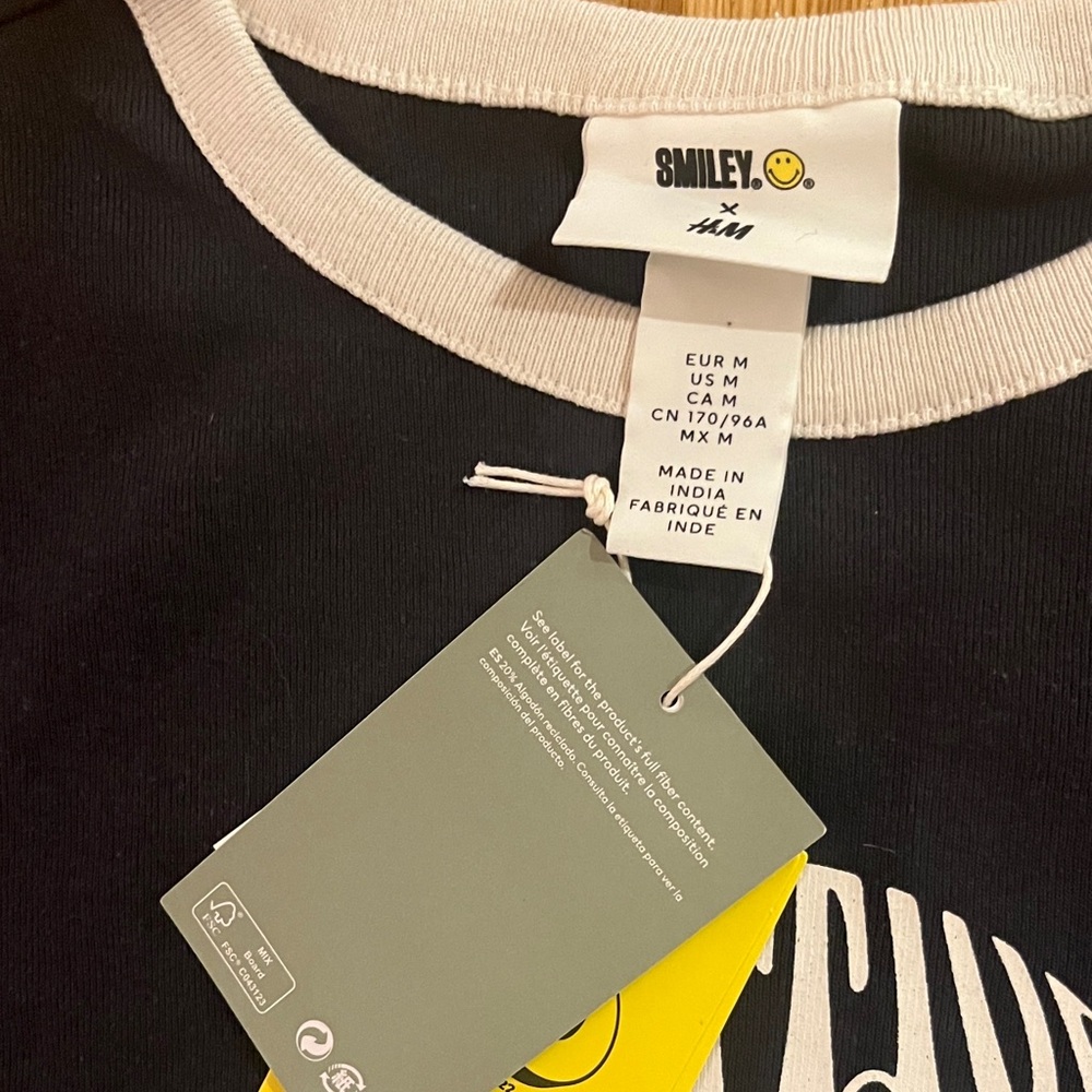 Smiley T-shirt - Picture 4 of 6